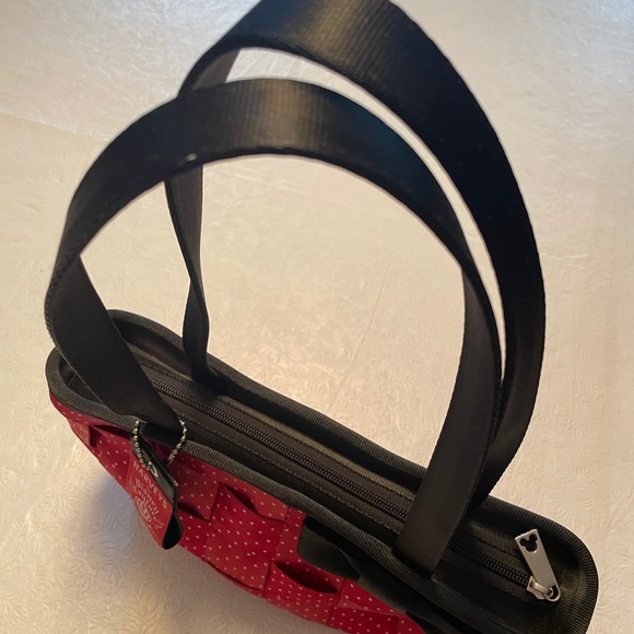 Minnie Mouse Harvey Seatbelt bag NEW limited edition HTF - Disney exclusive - Picture 11 of 15